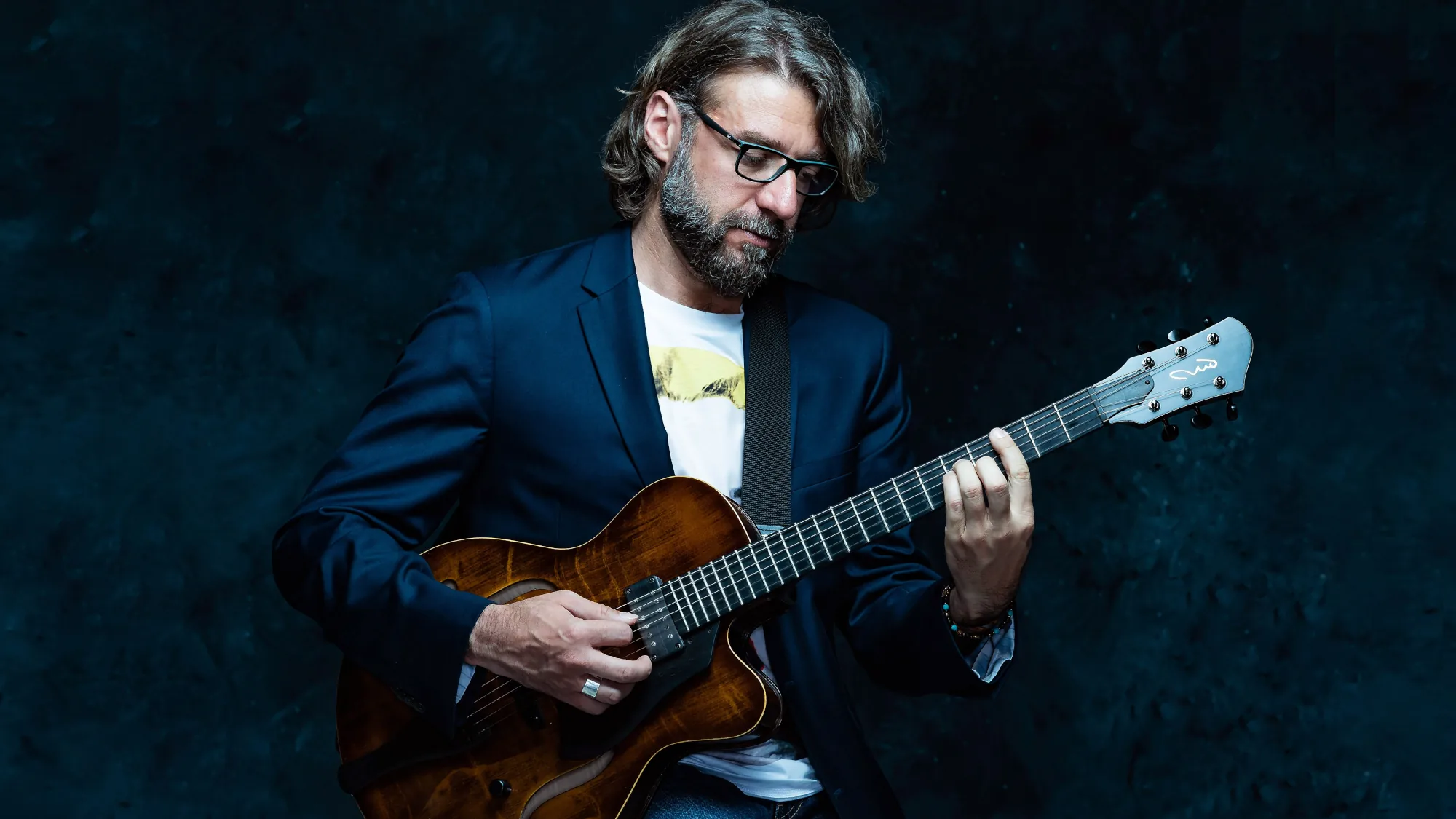 Lorenzo Cominoli Cover